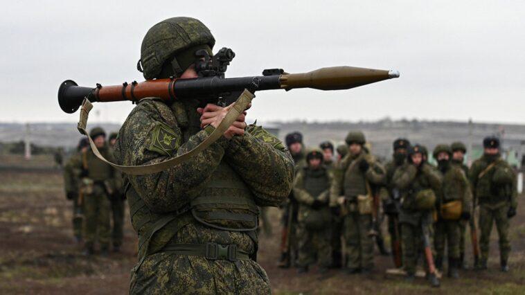 Russia claims to have surrounded two large cities in southern Ukraine Ukraine