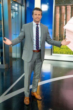 host pete hegseth as nick lachey visits fox friends to news photo 1127594164 1549910690