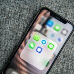 WhatsApp for iOS is updated: we can now listen to audio messages from anywhere in the application ik auiwebbm