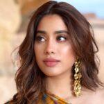 Janhvi Kapoor (Actress) Wiki, Age, Height, Weight, Measurements, Boyfriend, Net Worth, Family, Facts janhvikapoor 266833669 212141967762902 4757377337807946200 n