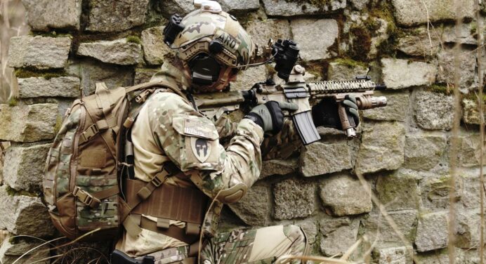 Ukrainians fight Russian advance in and around Kiev