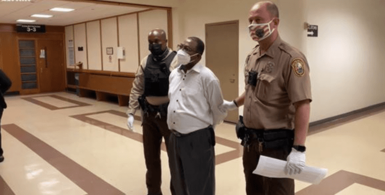 They give eight years in prison to a priest who drugged and abused a woman in Florida sacerdote condenado a ocho anos de carcel