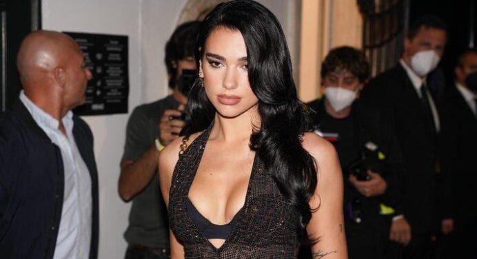 Dua Lipa wowed her fans in a black microbikini in A Utah Resort