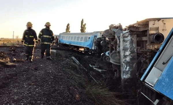 A train derailed in Olavarria 2