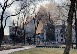 Russian attacks in Ukraine continue and dozens of refugees are rescued alive from the rubble of a theater