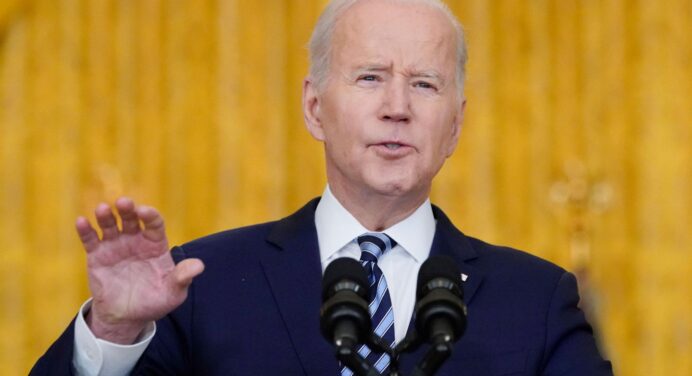 Biden issues an order prohibiting Russian planes from entering US airspace.