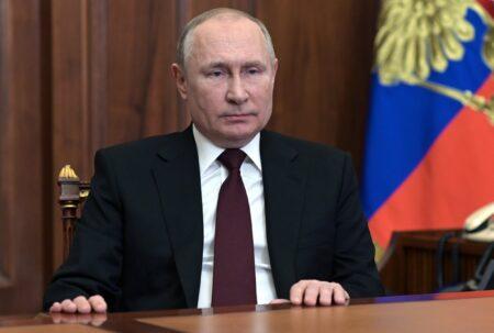 Putin demands that they demilitarize Ukraine and recognize Crimea to stop attacks