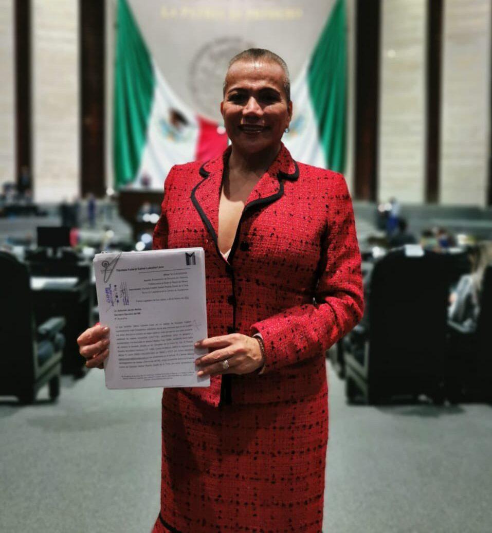 It was at the beginning of the year when Salma Luévano shaved her head in protest after Quadri's publications (Photo: Twitter/@SalmaLuevano)