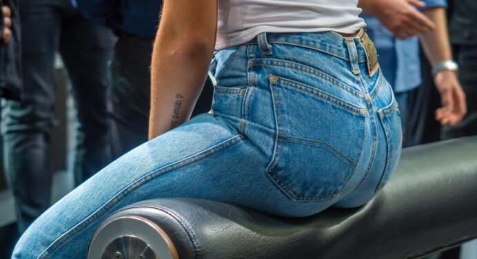 How to increase and tone the buttocks with Vitamin C