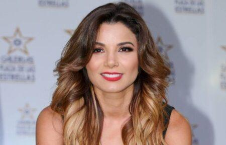 Aleida Núñez Shows Off Her Marked Abdomen And Cleavage With A Pink