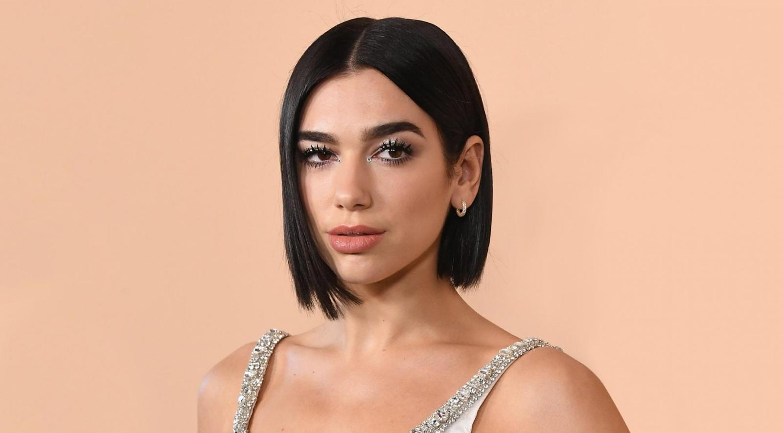 Dua Lipa boasts figure with elegant black outfit and paralyzes Instagram