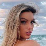 Lele Pons shows off her curves with spicy photos from the beach Lele Pons shows off her curves with spicy photos from the beach