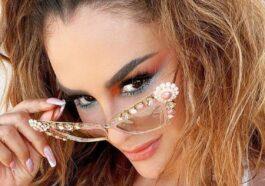 Ninel Conde gets intellectual and shows off a great body in a spicy interior outfit PHOTO