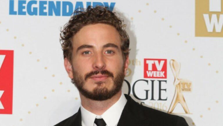 Ryan Corr (Actor) Wiki, Age, Girlfriend, Net Worth, Height, Weight, Facts, Family Ryan Corr (Actor) Wiki, Age, Girlfriend, Net Worth, Height, Weight, Facts, Family