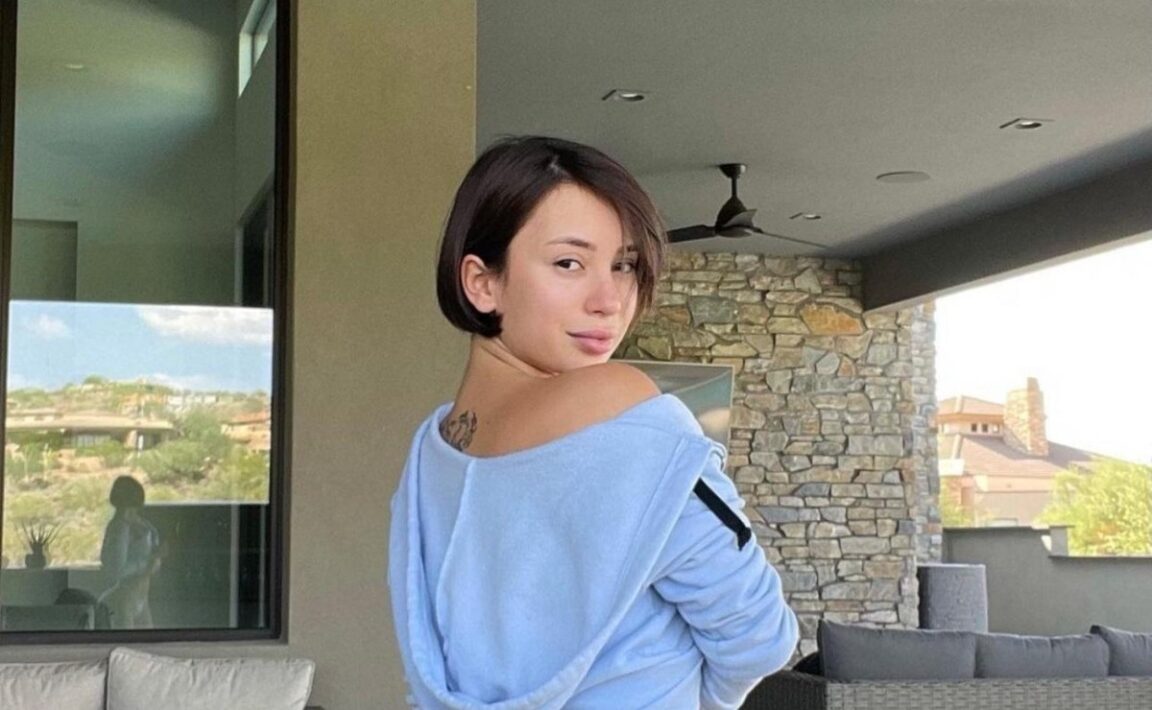 Verónica Perasso Shows Off Completely With Her Violet Lingeri3