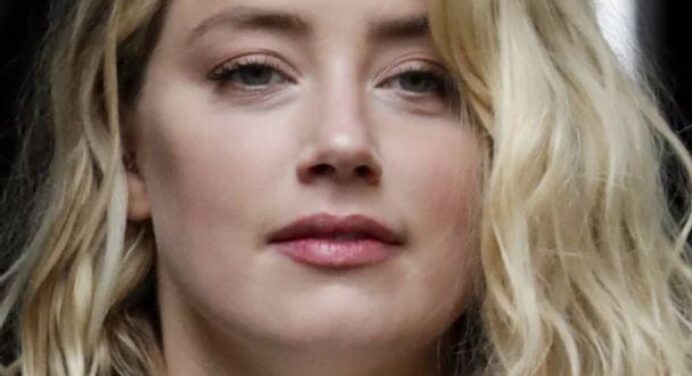 Amber Heard accused of strange tactic to intimidate Johnny Depp in court