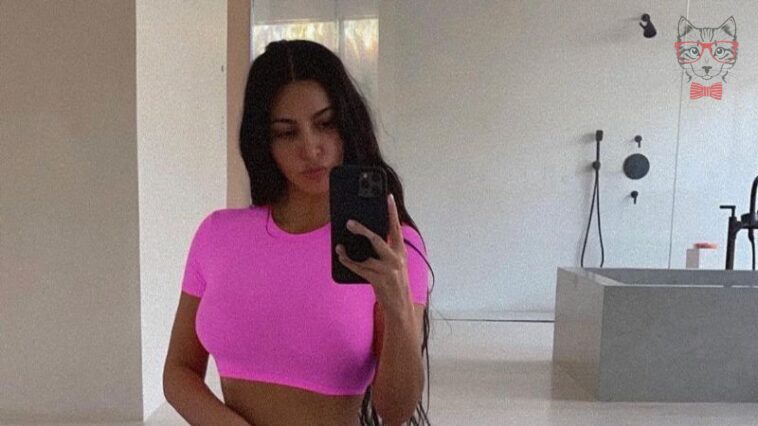 Kim Kardashian flaunts her curves with a sensual pink thong that her fans filled with praise and likes