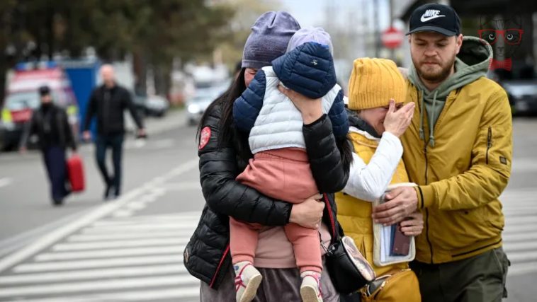 Ottawa preparing to charter 3 flights for Ukrainian refugees