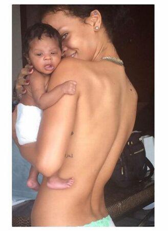 Rihanna Receives Congratulations From Her Ex Chris Brown; They Clarify That The Baby In The Photo Is Not Their Son