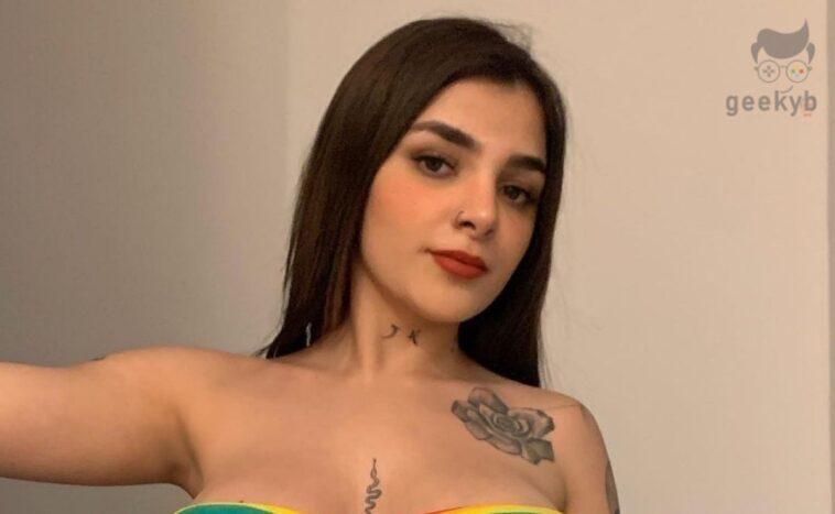 With a trikini Karely Ruiz discovers an angle that you had not seen