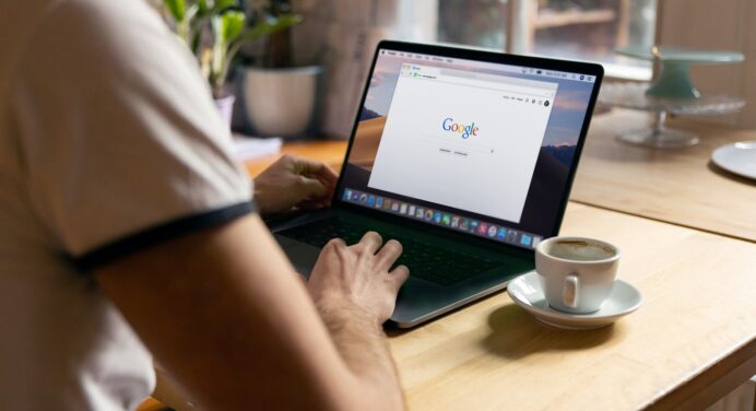 Google Chrome now allows you to change hacked passwords with just one click and import them from other password managers