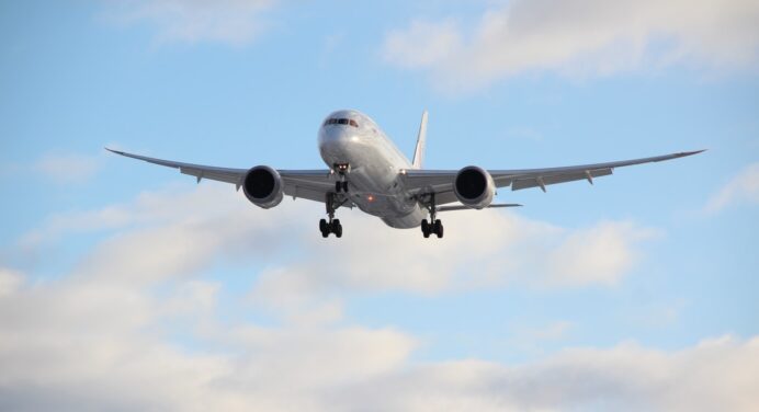 They send charters and cargo flights to AIFA; airlines with debts in AICM must move