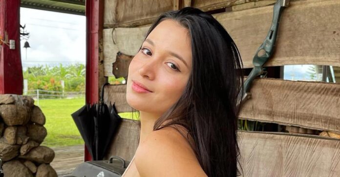 Riveting !! Pandora Kaaki In A Bubbly Swimsuit Makes Her Fans React Quickly