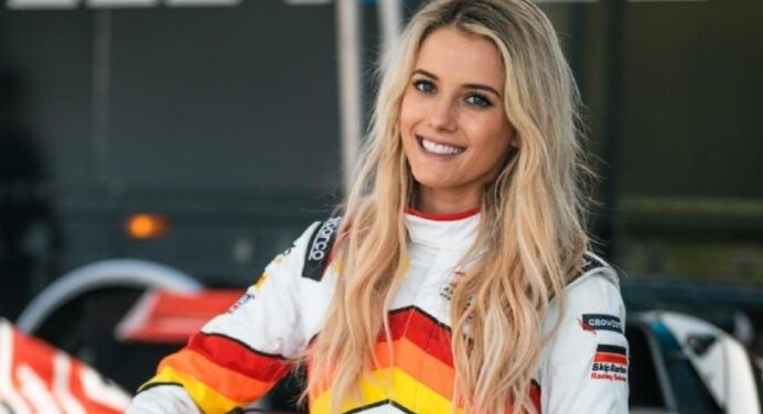 Who is Lindsay Brewer (Instagram model) Wiki, Age, bio, wiki, height, weight, boyfriend, net worth, facts
