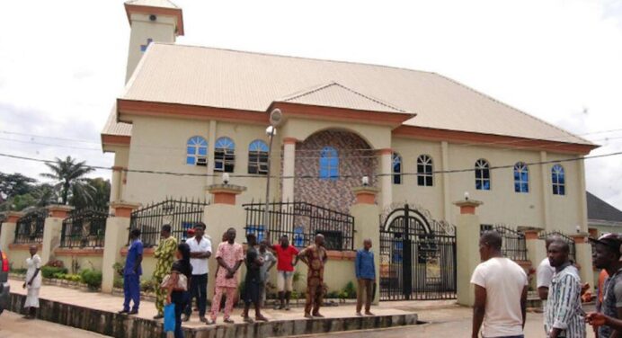 Nigeria, church shooting during mass: dead and wounded
