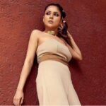 Shehnaaz Gill began to eat with her hands after abandoning her fork and spoon, as she stated in the video Shehnaaz Kaur Gill