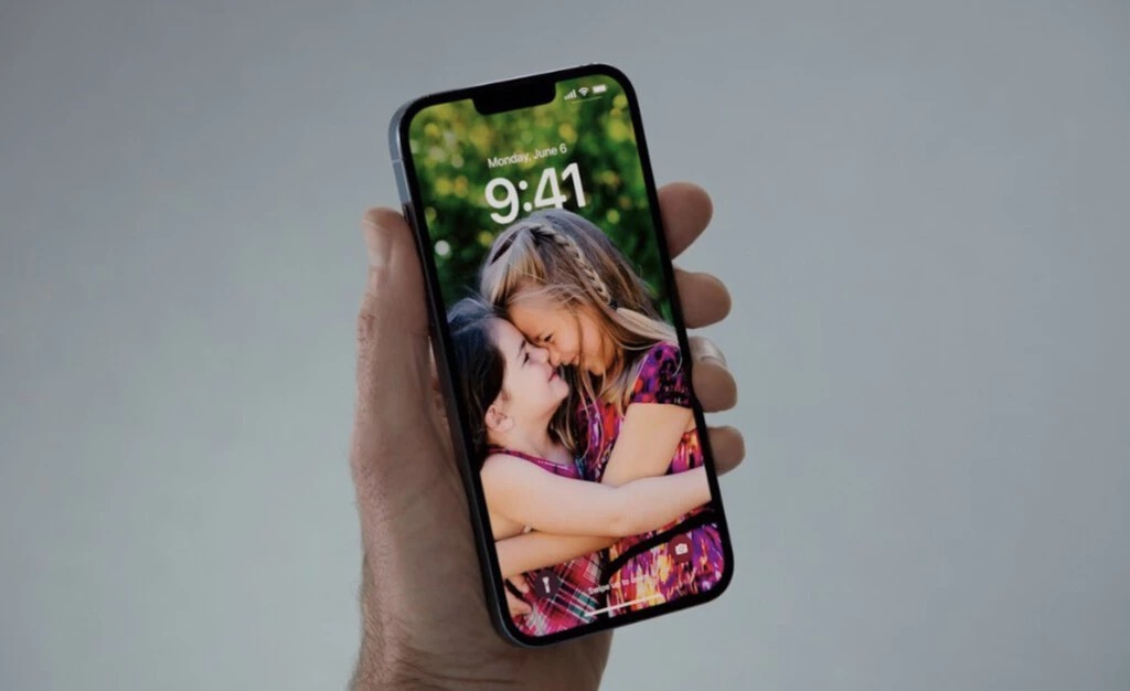 With iOS 16 we can finally customize the iPhone lock screen to unsuspected limits