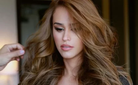 Yanet Garcia in green bikni Yanet Garcia in green bikni
