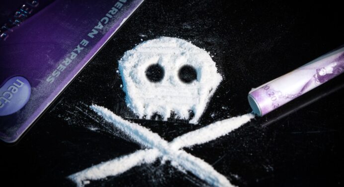 Drugs: a Canadian province will decriminalize the possession of small amounts of heroin and cocaine
