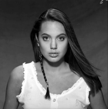 Angelina Jolie turns 47: the unpublished PHOTOS of her youth where she squanders natural beauty