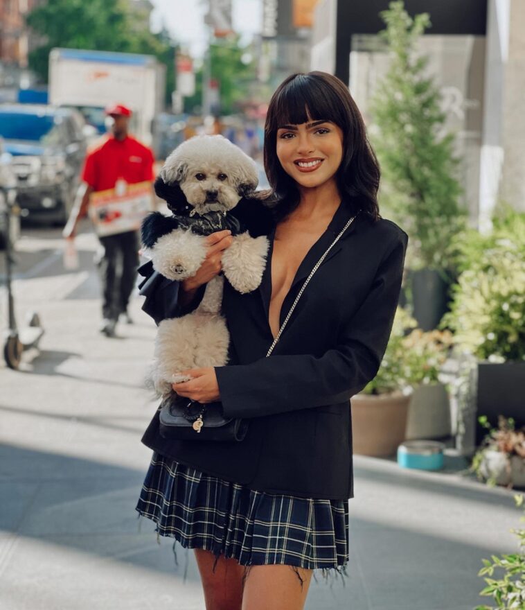 Who is Lisa Ramos (model) FcTR76GWQAQzmM7