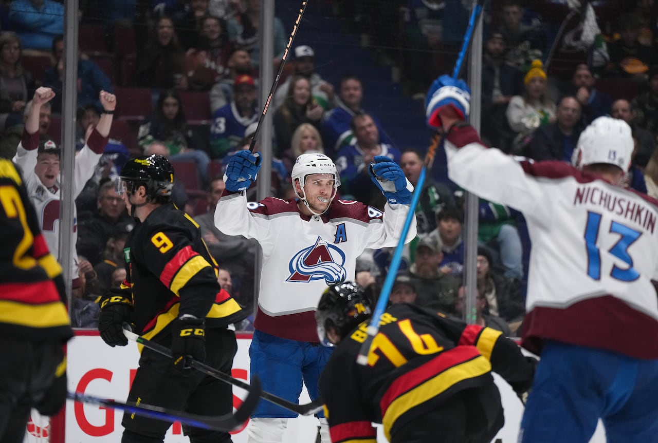 Avalanche vs. Canucks