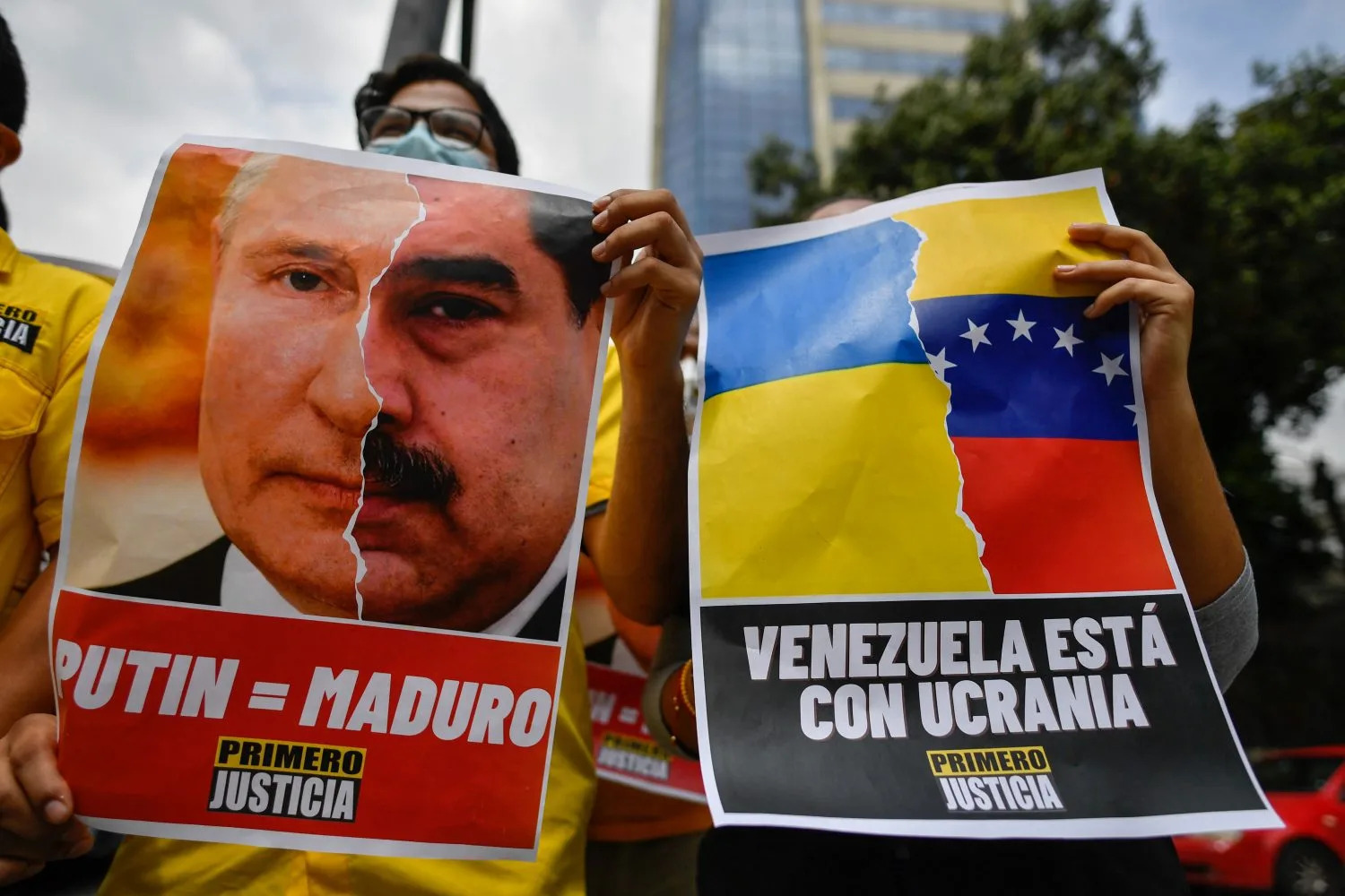 maduro putin war ukraine GettyImages 1238923916 e1646757869277