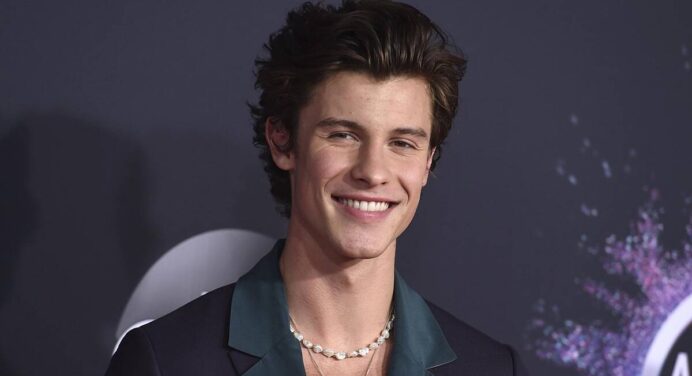Shawn Mendes Clears Up The Air Around Rumors About him And Sabrina Carpenter: ”We’re not dating”